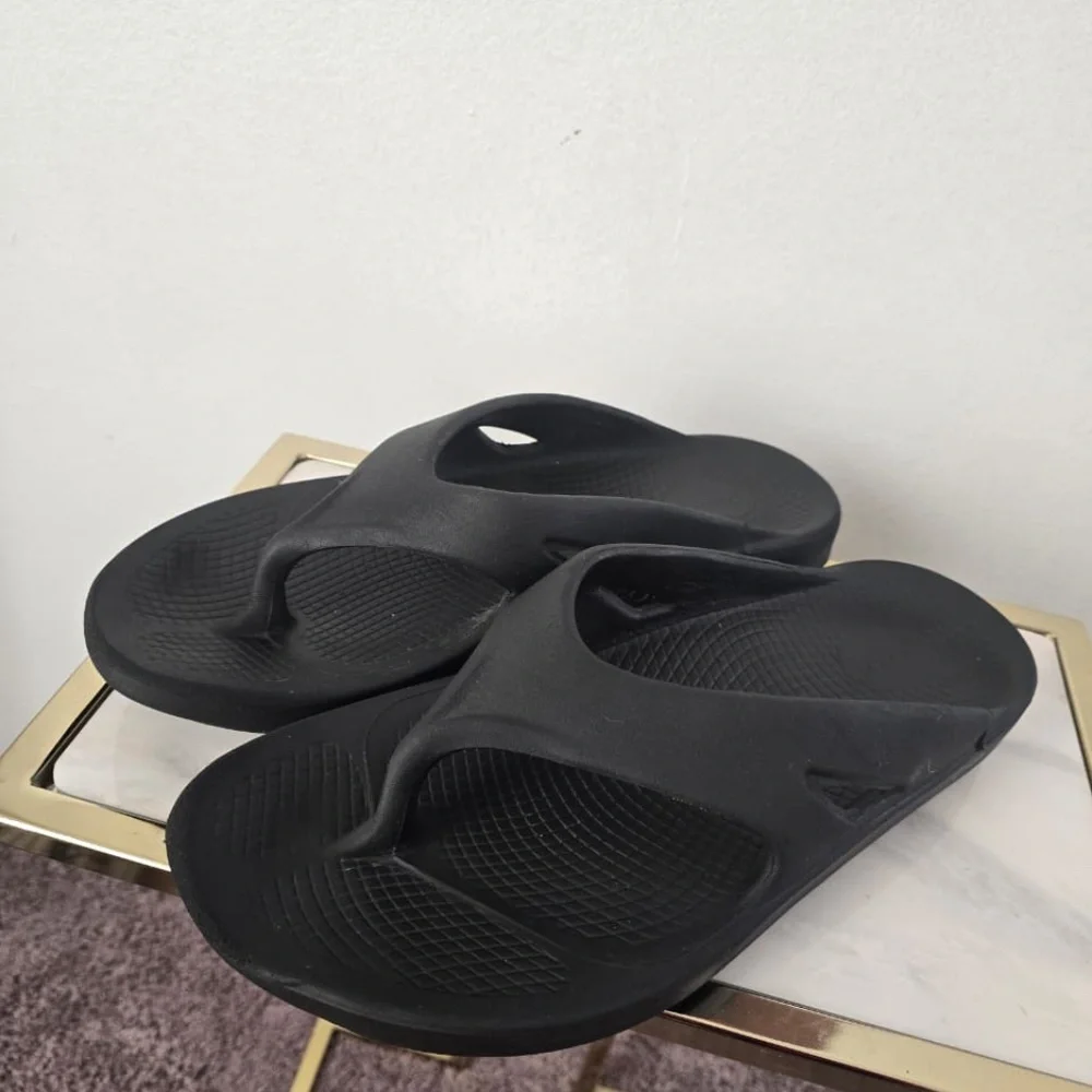 Oofos Ooriginal Men 14 Black Thong Flip Flop Recovery Sport Slip-On Shoe
